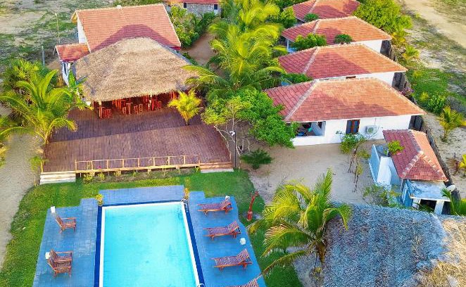 Pottuvil Hotel | Paper Moon Kudils