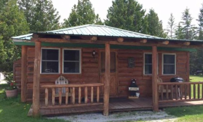 Drummond House | Papins Resort Cabin #6