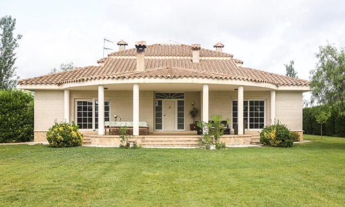 Sant Jaume d'Enveja Villa | Paradís de Montse