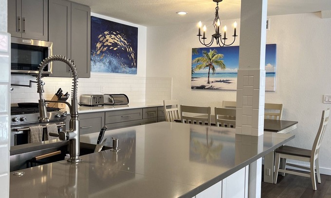 Hollywood Beach Condo | Paradise at Mandalay Beach Resort living