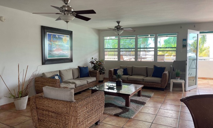 Cabezas Apartment | Paradise! Beachfront Villa with Ocean View @ Seven Seas +Wifi