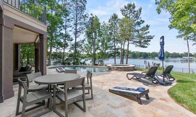 Denver House | Paradise Cove