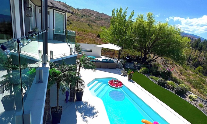 Southwest Mission House | Paradise Found in Upper Mission at Casa De Luce