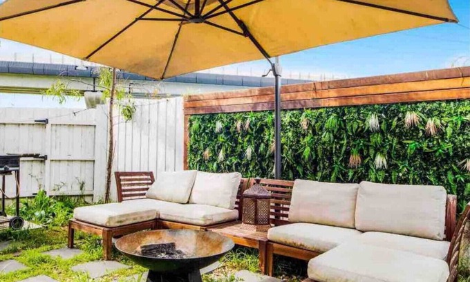 Clayton Apartment | Paradise Getaway 3BR Apt in Clayton with FreeParking