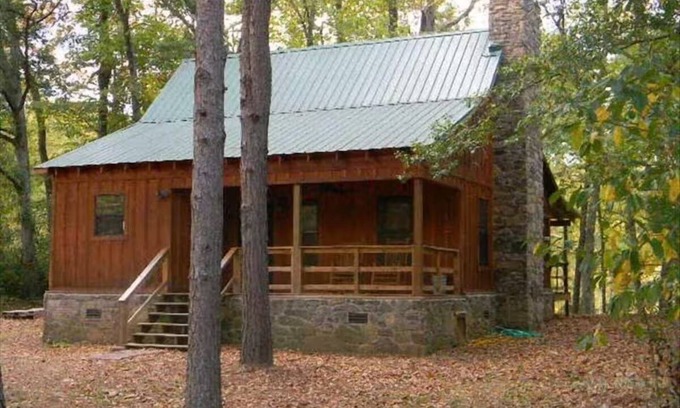 Wilburn Cabin | Paradise on the Little Red River and prime trout fishing!