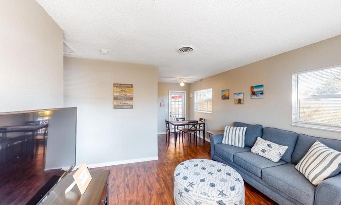 Largo House | Paradise Palms Largo