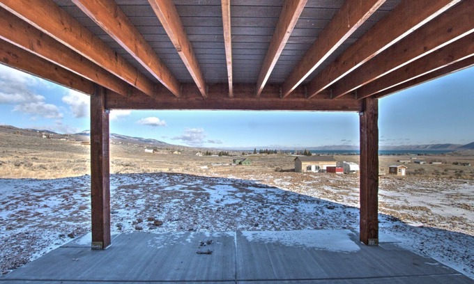 Sweetwater House | Paradise View - Pool & Hot Tub Access through Ideal Beach!