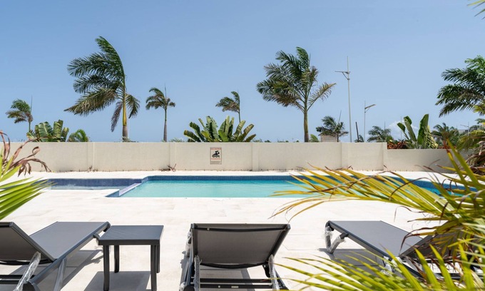 Summerfield Apartment | Paradisiac Euphoria Beach Access Pool 24hr Gated