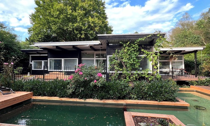 Worpswede House | PARADISO WORPSWEDE - pure relaxation at the water lily pond for up to 8 people