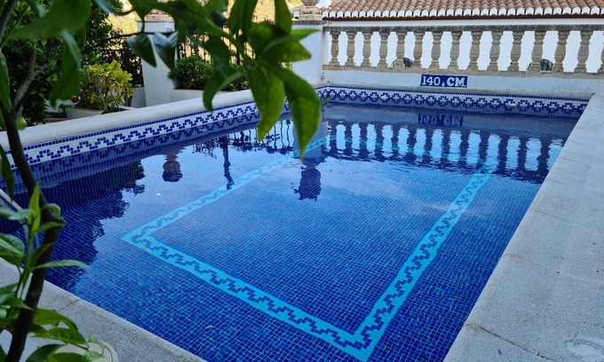 Conchar Villa | Parador del Silo (Alhambra, beach, snow and Alpujarra) Air Conditioning and Wifi