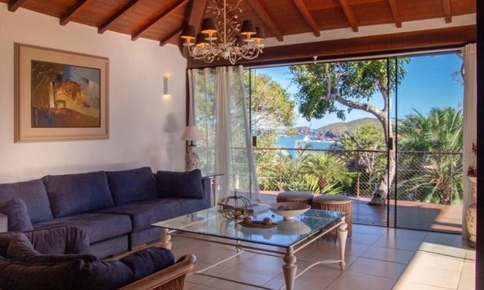 Brava House | PARAÍSO BUZIANO 2- 5 suites, private pool and barbecue, 3 min to BEACH