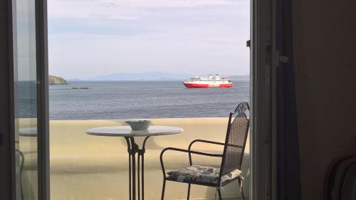 Tinos Apartment | Parathyro sto Aigaio 2 - Small Suites