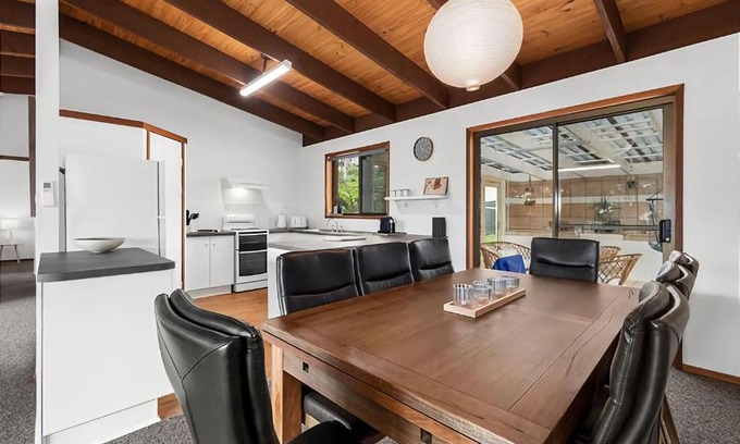 Surf Beach House | Park and Relax