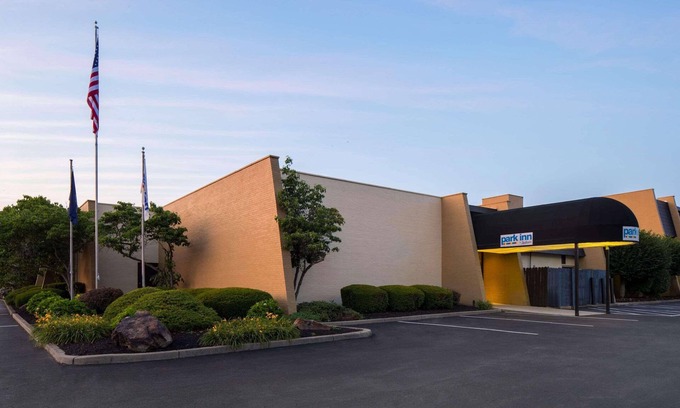 West Middlesex Hotel | Park Inn by Radisson Sharon