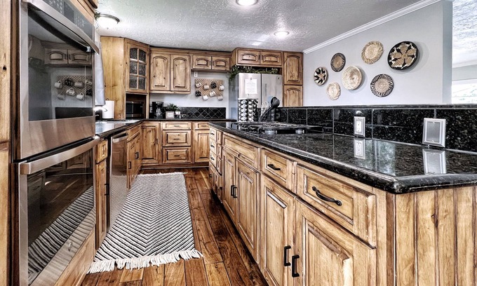 Orem House | Park & Playground! Upstairs Guest Suite