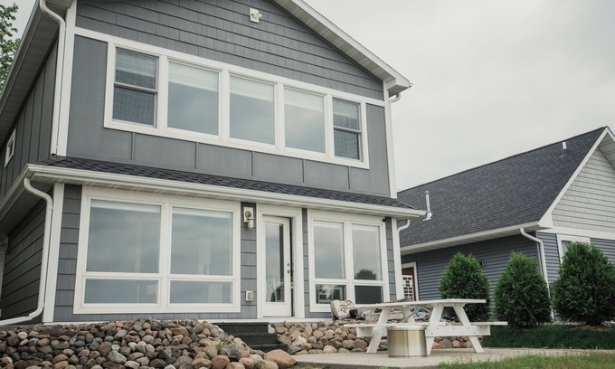 Park Point House | Park Point Oasis | On Lake Superior | Duluth