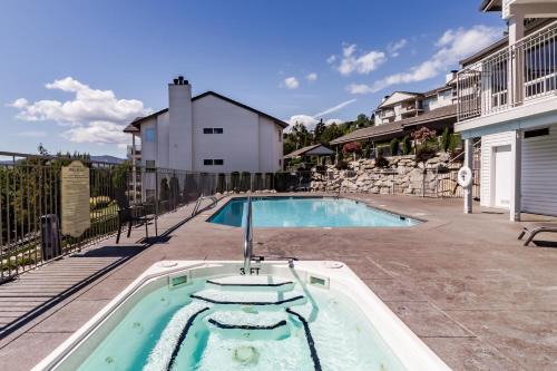 Chelan Apartment | Park Pointe: Splendor on the Sun Deck (C202)