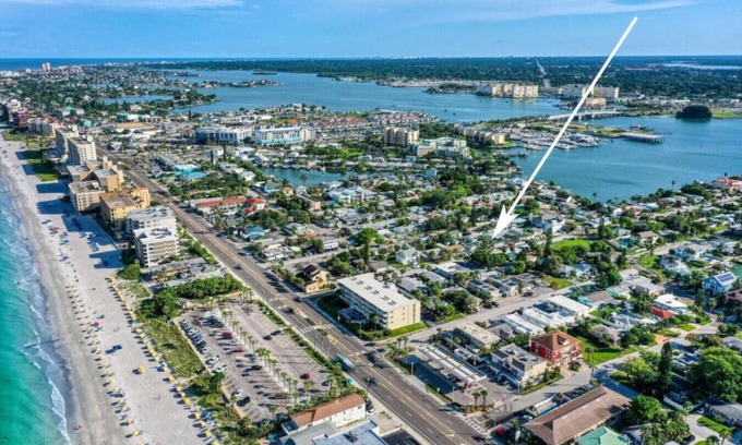 Madeira Beach Apartment | Park Shore Suite 7! Steps to Madeira Beach Access!