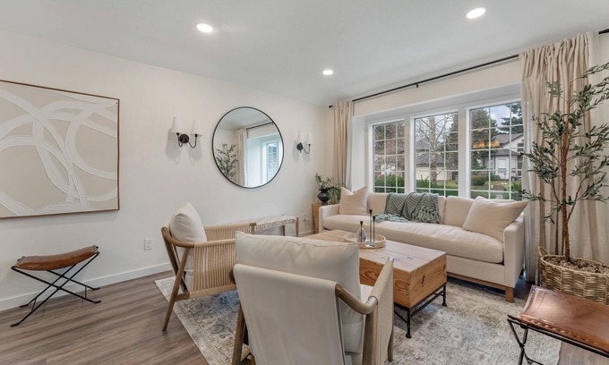 Vancouver House | PARK VIEW! 4Bed/2.5bath Vancouver Park Home with a Direct Backyard Park Access