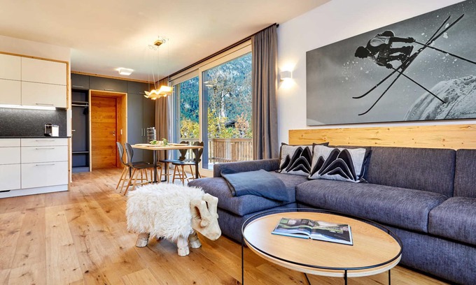 Garmisch-Partenkirchen Apartment | Parkchalet - exquisite holiday flat in the countryside for a holiday for two
