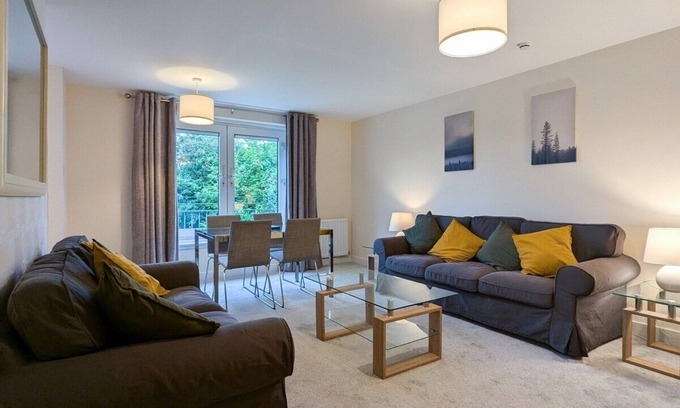 Rosyth Apartment | Parkgate 2 bed, private parking, Rosyth M90