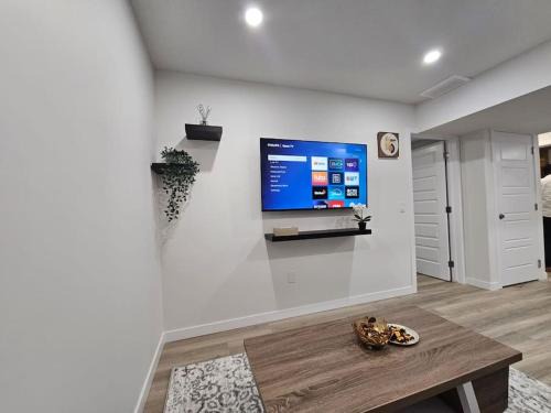 Southwest Edmonton Apartment | Parkside Basement Suite