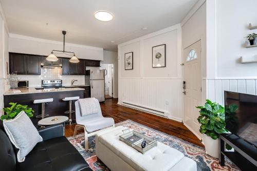 Roxborough-Manayunk Apartment | Parkside Haven - Charming 1BR Corner Property