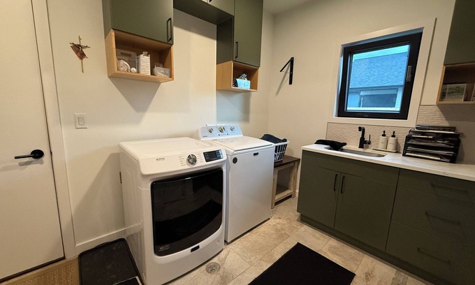 Bozeman House | Parkside Paradise near Montana State University