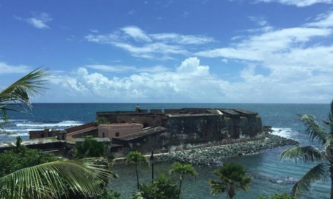 Puerta de Tierra Apartment | Parlor w Ocean views 2 guests + parking (C08)
