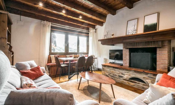 Bagergue Apartment | Parsan by SeaMount Rentals