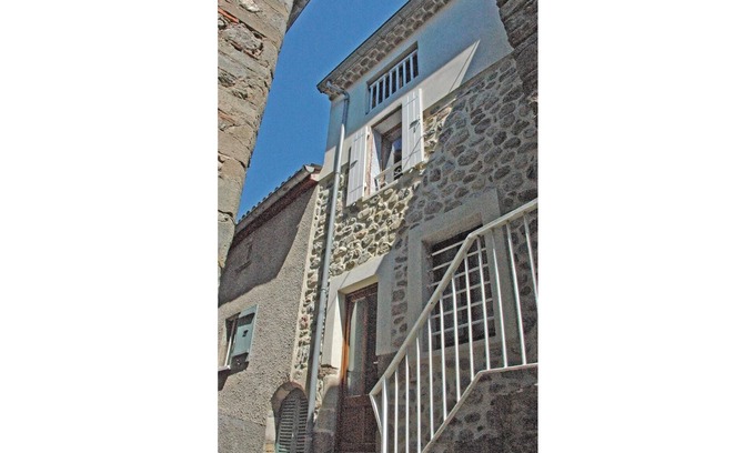 Saint-Fortunat-sur-Eyrieux House | Part of a charming stone house located in the old village of Saint Fortunat.