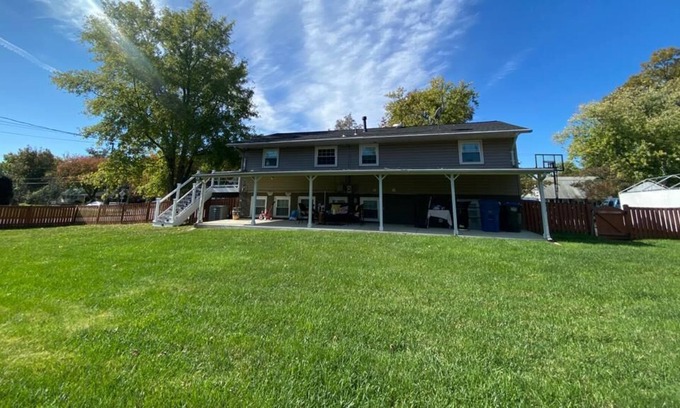 Mount Vernon House | Partial Basement with private kitchen, Bathroom , washer Dryer & walk-in closet!