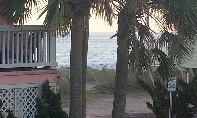 North Carolina Coast Condo | Partial ocean view. 6 min walk to beach. 1.5 baths: great beds, linens inc.