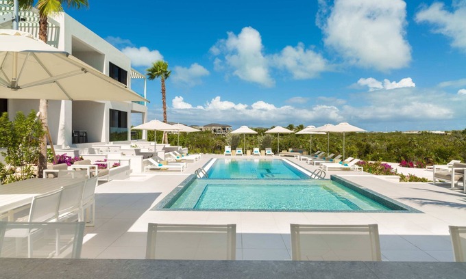 Long Bay Apartment | Partial Oceanview Studio + Free Breakfast now 'til end June
