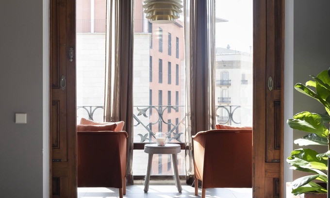 Eixample Apartment | Paso Doble - 2 Bedroom/1 Bathroom Apartment, Next To Plaza Cataluña