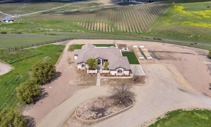 San Miguel House | Paso Robles area home on 10 acres amazing view
