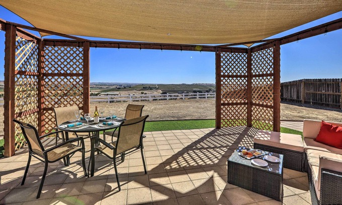Paso Robles House | Paso Robles Cottage w/Patio Overlooking Vineyards!