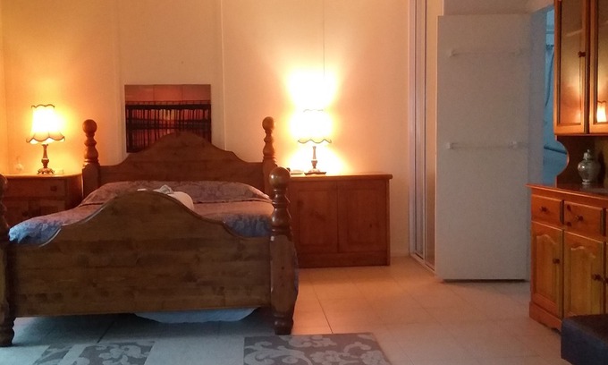 Thirroul Villa | Pass and Pause Bedsit Holiday Accommodation
