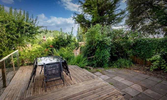 Cross House | Pass the Keys | Breathtaking 18th Century House