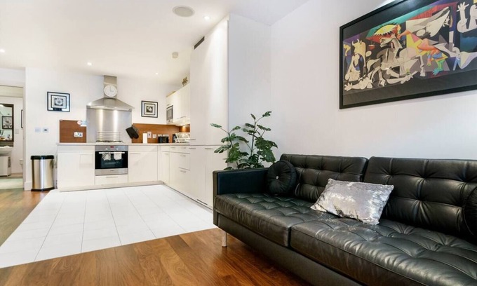Cathedral Quarter Apartment | Pass the Keys | Cathedral Quarter | City Centre | Walk Everywhere