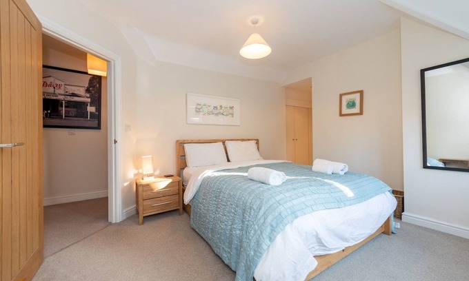 Reading House | Pass the Keys | Modern 3 Bedroom with Garden in Reading