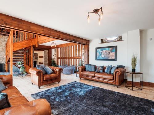 Upton Cheyney House | Pass the Keys Stunning Large 4 Bed Country House with Hot tub