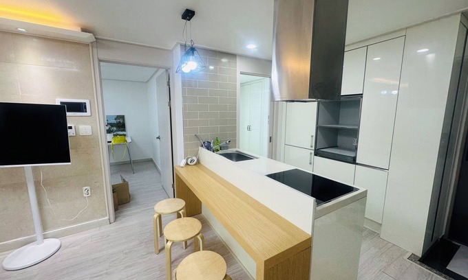 Songpa Apartment | Pause Moment: Your Fully Equipped Seoul Stay - Rooftop View of Lotte Tower