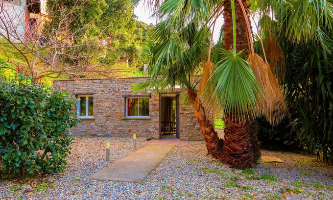 Barbaggio Villa | Pavillon en Pierre Isolé Dans un Écrin de Verdure Avec vue sur mer