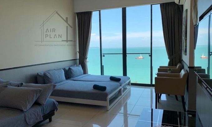 Kampung Bahasa Kapor Apartment | PD D'Wharf Premium Suite - Full Seaview (Up to 6 Pax)