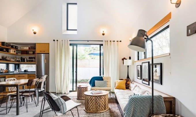 Hosford-Abernethy House | PDX Urban Barn Guesthouse near culinary rich Division St.