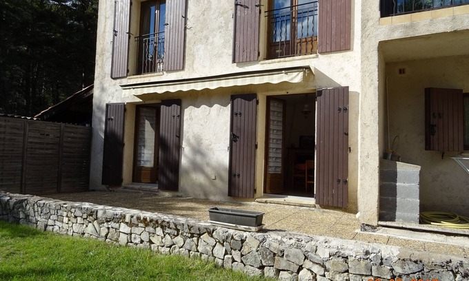 Caille Apartment | Peace and greenery in the heart of the forest
