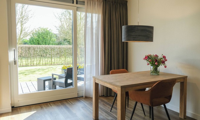 Oostkapelle Apartment | Peace, space and comfort in ParelDuyn, situated between the village of Oostkapelle and the beach.