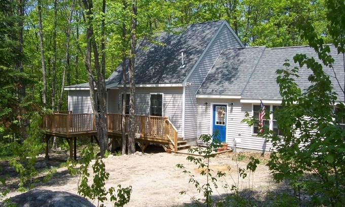 Brownfield House | Peaceful 2+ BR home near Saco River, NH & ME resorts, mins to Fryeburg/Bridgton