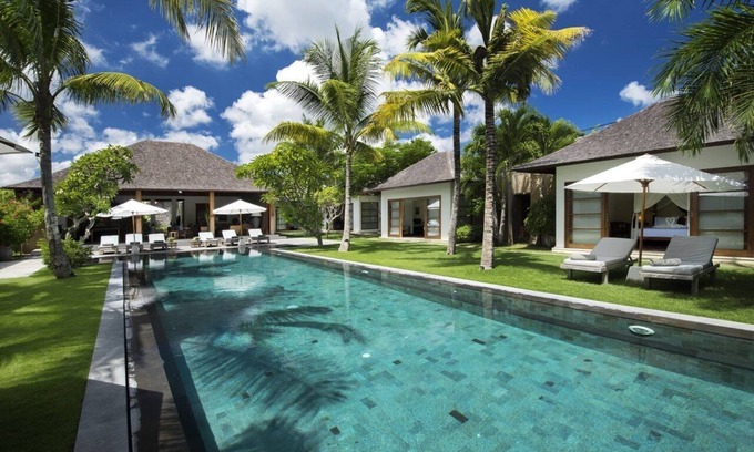 Drupadi Villa | Peaceful, 5BR Villa for Group in Seminyak Area